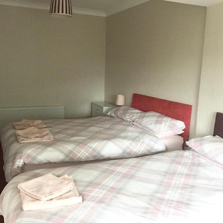 Large 4 Bedroom Home In Boston Spa Village In-Between York, Harrogate And Leeds, Sleeps 9 Екстер'єр фото