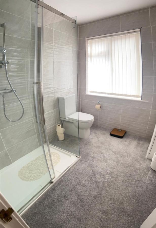 Large 4 Bedroom Home In Boston Spa Village In-Between York, Harrogate And Leeds, Sleeps 9 Екстер'єр фото