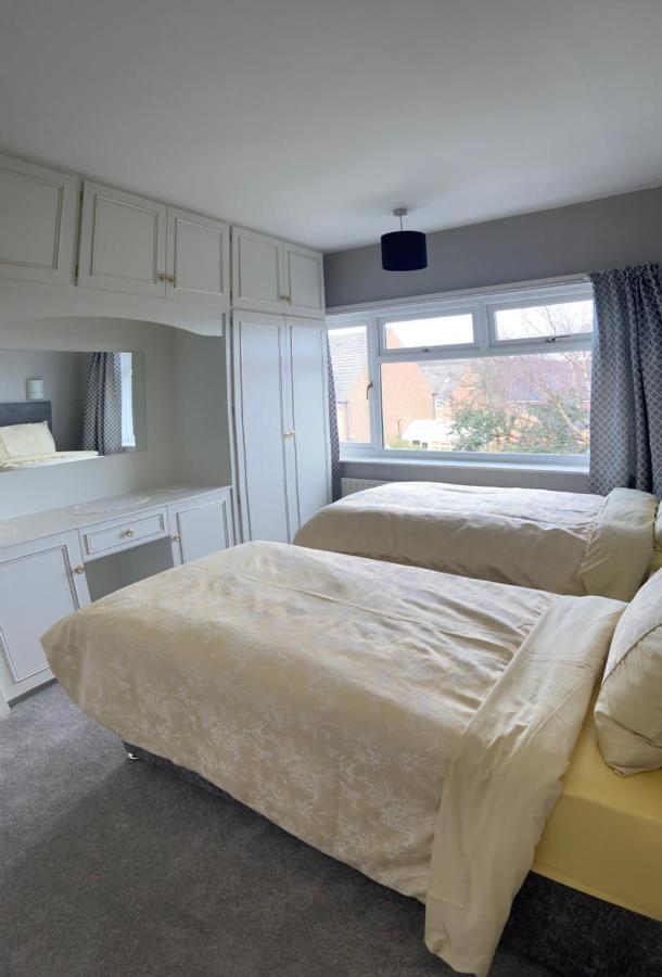 Large 4 Bedroom Home In Boston Spa Village In-Between York, Harrogate And Leeds, Sleeps 9 Екстер'єр фото