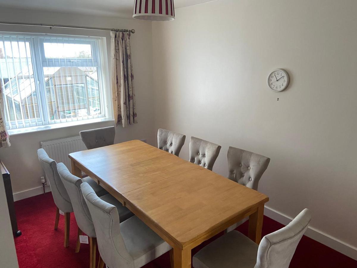 Large 4 Bedroom Home In Boston Spa Village In-Between York, Harrogate And Leeds, Sleeps 9 Екстер'єр фото