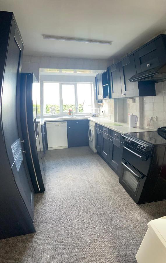 Large 4 Bedroom Home In Boston Spa Village In-Between York, Harrogate And Leeds, Sleeps 9 Екстер'єр фото
