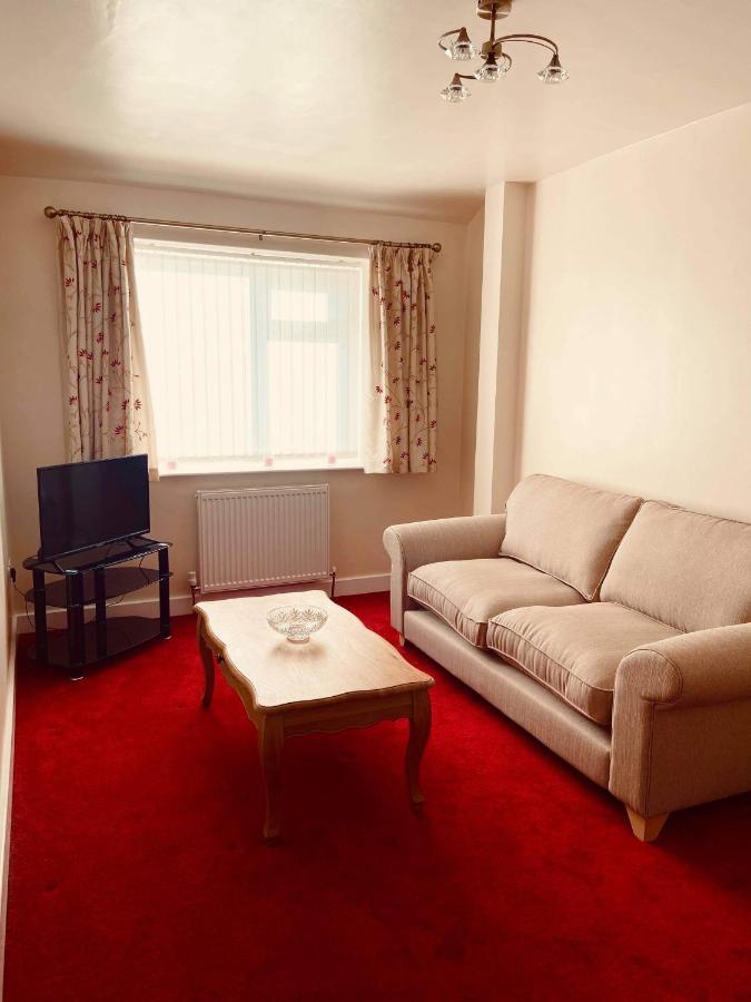 Large 4 Bedroom Home In Boston Spa Village In-Between York, Harrogate And Leeds, Sleeps 9 Екстер'єр фото