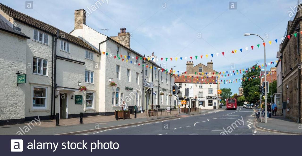 Large 4 Bedroom Home In Boston Spa Village In-Between York, Harrogate And Leeds, Sleeps 9 Екстер'єр фото