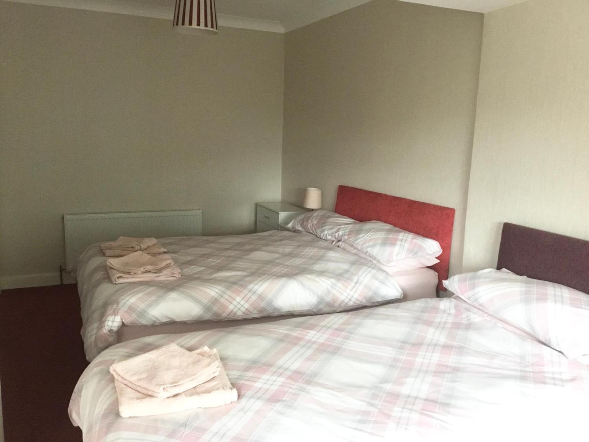 Large 4 Bedroom Home In Boston Spa Village In-Between York, Harrogate And Leeds, Sleeps 9 Екстер'єр фото